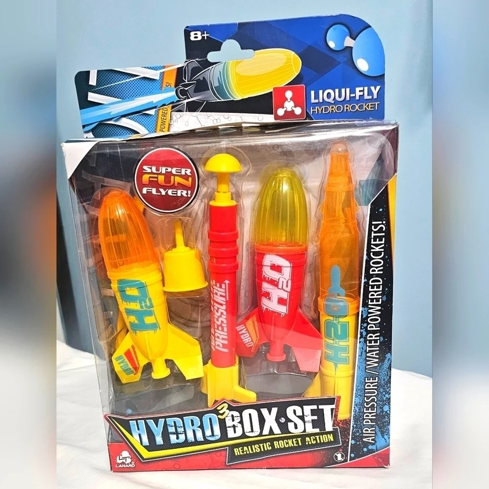 Toysmith Hydro 3 Box Set-Air Pressure/Water Powered Rockets! - Picture 1 of 2